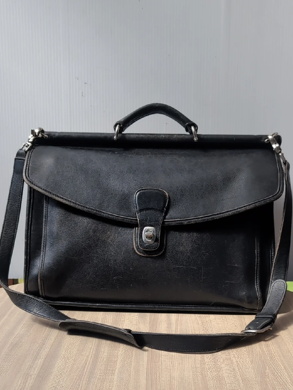 Coach Black Leather Men's Briefcase with Shoulder Strap